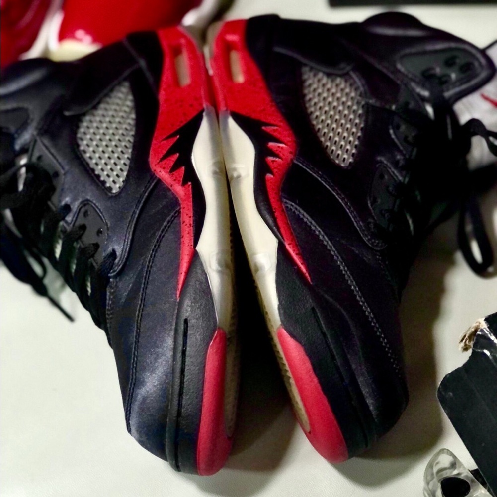 Jordan 1 Satin Bred